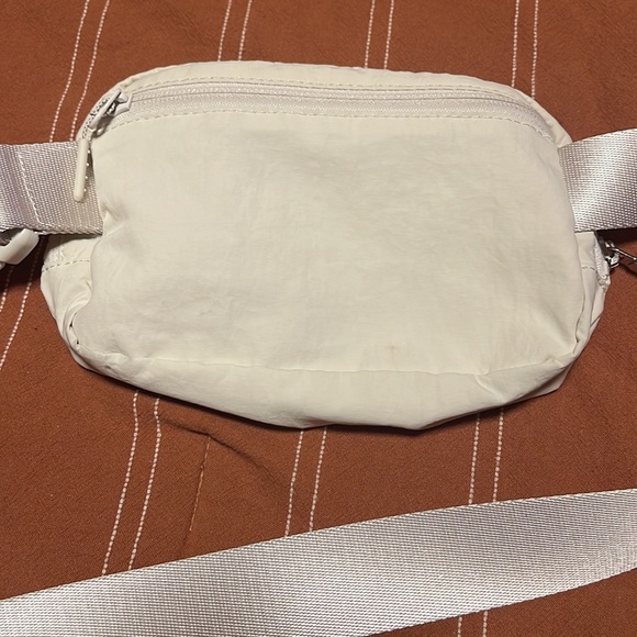 Lululemon in color opal - Picture 4 of 7